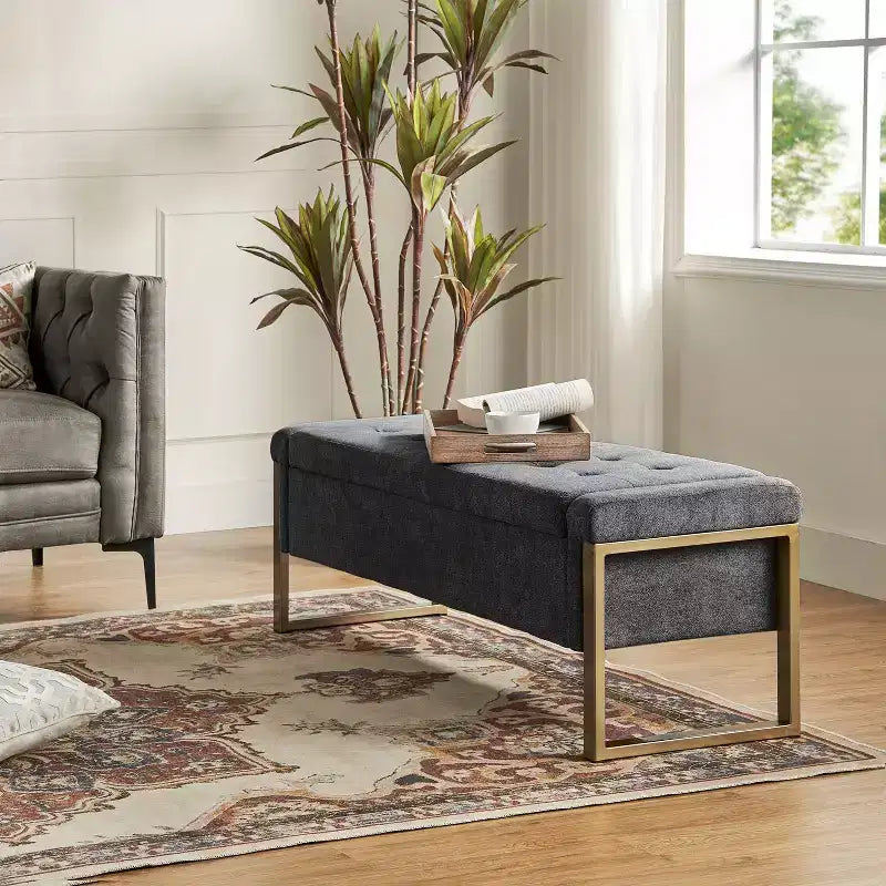 Banc de rangement moderne rembourré de 140 cm avec plateau relevable et pieds en métal